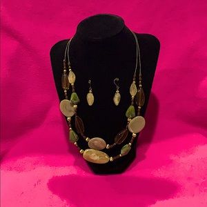 Beautiful shades of jade necklace and earring set
